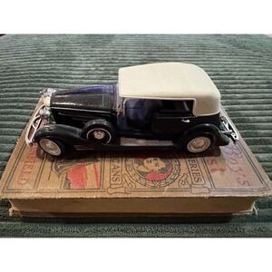 1933‎ Cadillac Fleetwood Convertible Diecast Model Car Black Cream
